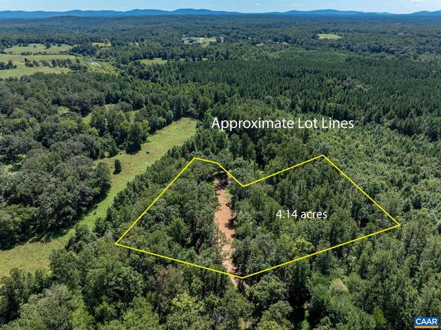 12 LANGDON WOODS DR, Dyke, VA 22935