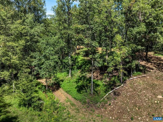 12 LANGDON WOODS DR, Dyke, VA 22935