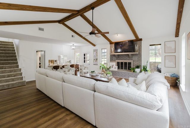 18 Shawnee Forest Cove, Little Rock, AR 72212