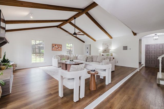 18 Shawnee Forest Cove, Little Rock, AR 72212