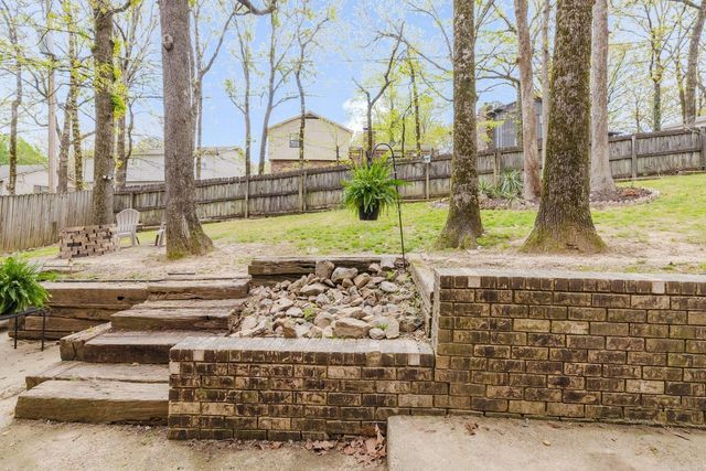 18 Shawnee Forest Cove, Little Rock, AR 72212