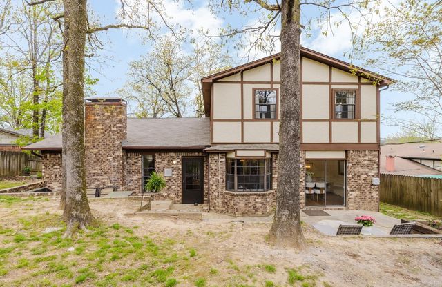 18 Shawnee Forest Cove, Little Rock, AR 72212