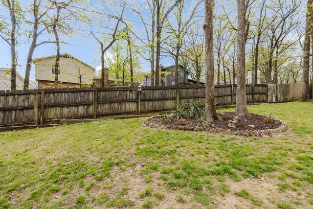18 Shawnee Forest Cove, Little Rock, AR 72212