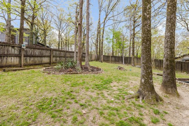 18 Shawnee Forest Cove, Little Rock, AR 72212