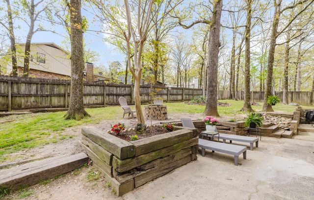 18 Shawnee Forest Cove, Little Rock, AR 72212