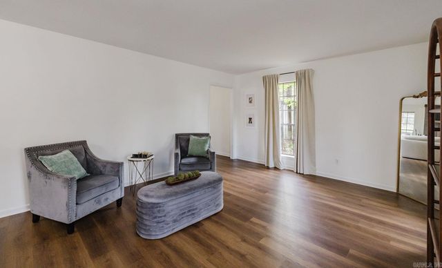 18 Shawnee Forest Cove, Little Rock, AR 72212