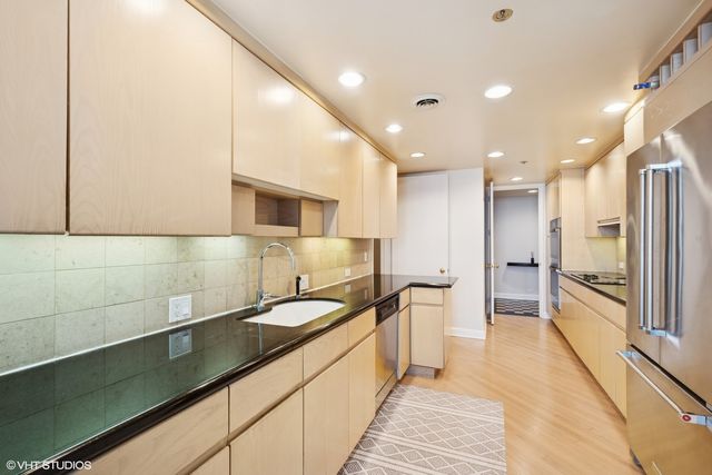 180 E Pearson Street 4407, Chicago, IL 60611