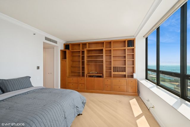 180 E Pearson Street 4407, Chicago, IL 60611