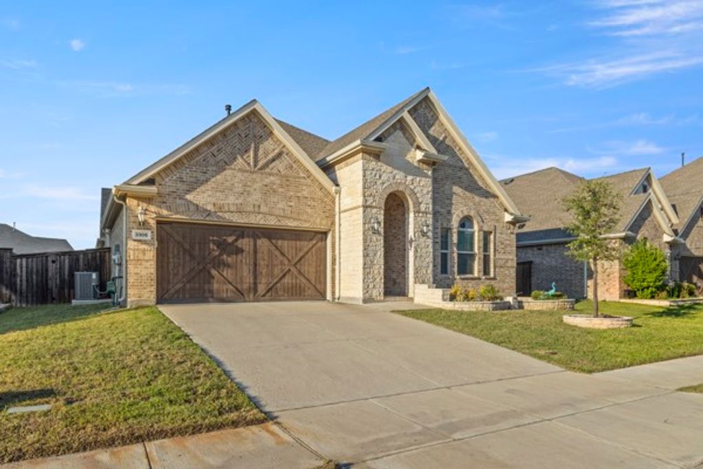 3305 Brookglen Drive, Lewisville, TX 75010