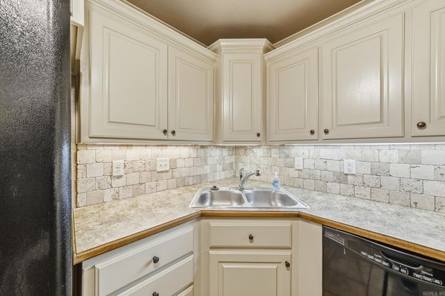 49 Castleton Drive, Ward, AR 72176