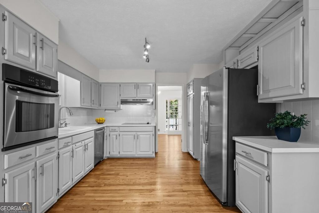 4894 Mcpherson Drive NE, Roswell, GA 30075 — photo 2