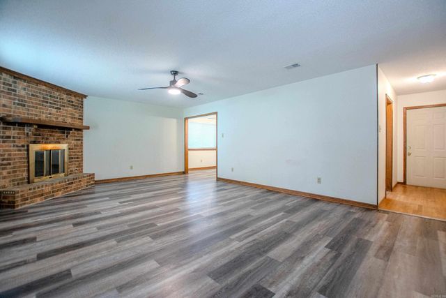 106 Robin Glen Dr., Sherwood, AR 72120