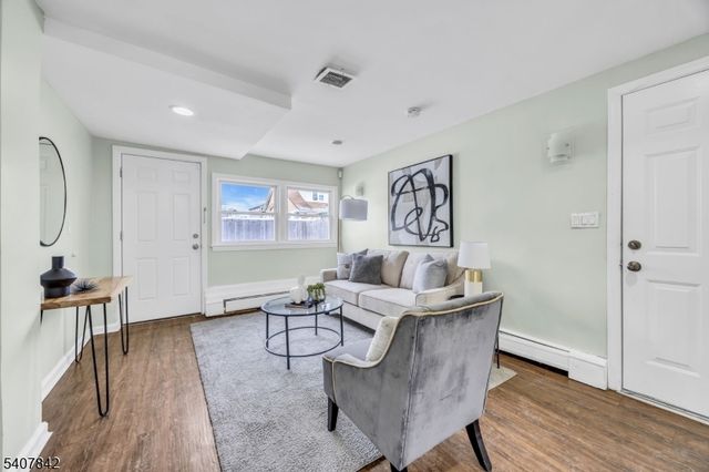 1022 Frank St, Roselle Boro, NJ 07203