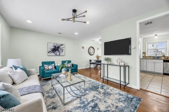 1022 Frank St, Roselle Boro, NJ 07203