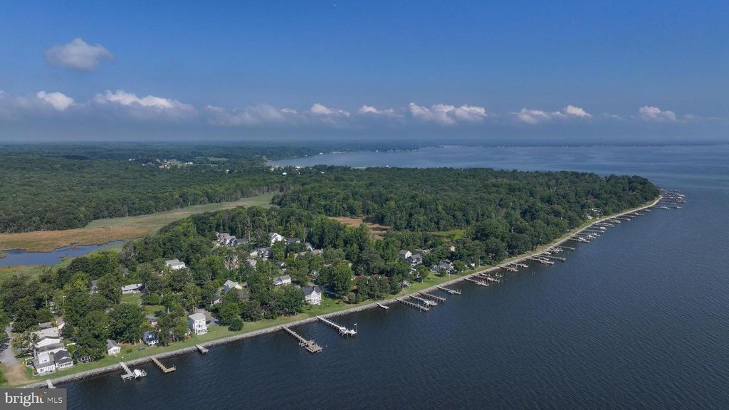 7068 MYRTLE AVE, North Beach, MD 20714