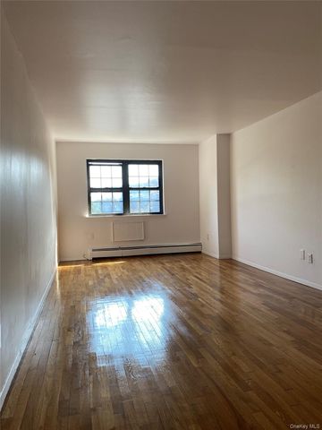 84 24 98th Street Apt 1, Woodhaven, NY 11421