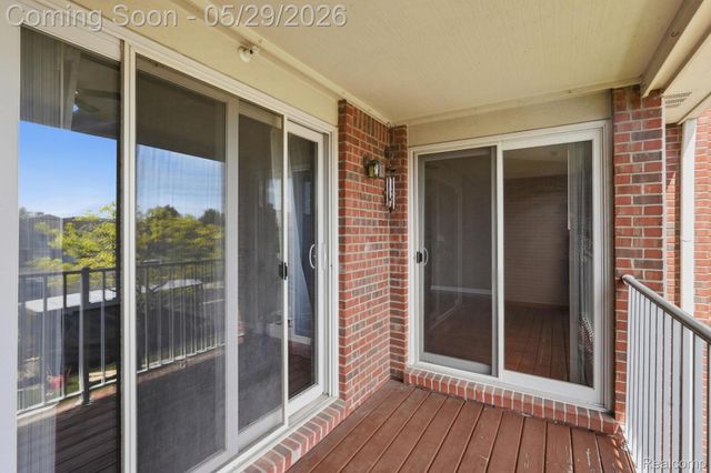 2287 Leighton Drive, Shelby Charter Township, MI 48317