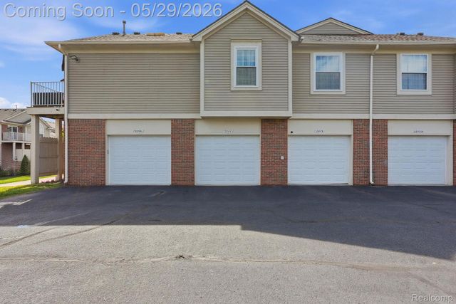 2287 Leighton Drive, Shelby Charter Township, MI 48317