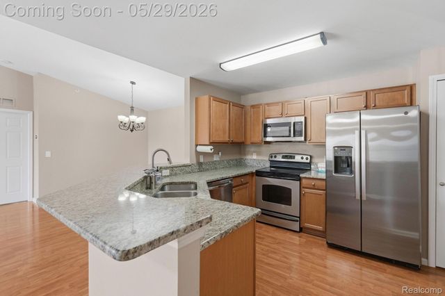 2287 Leighton Drive, Shelby Charter Township, MI 48317