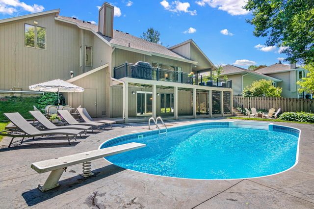 8408 Xylon Circle S, Bloomington, MN 55438