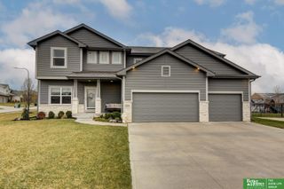 19480 Willow Circle, Gretna, NE 68028