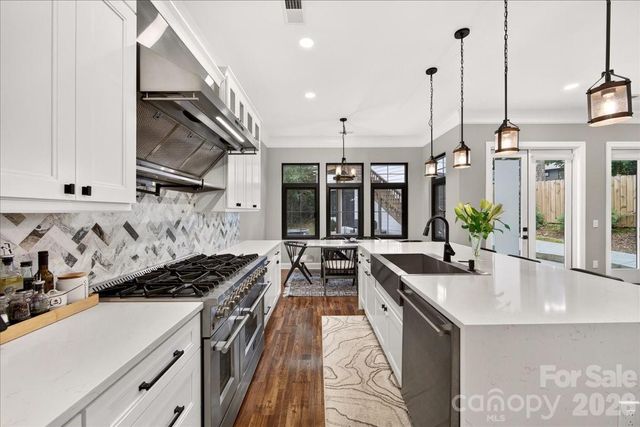 2200 Stratford Avenue, Charlotte, NC 28205