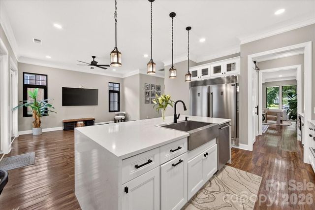 2200 Stratford Avenue, Charlotte, NC 28205