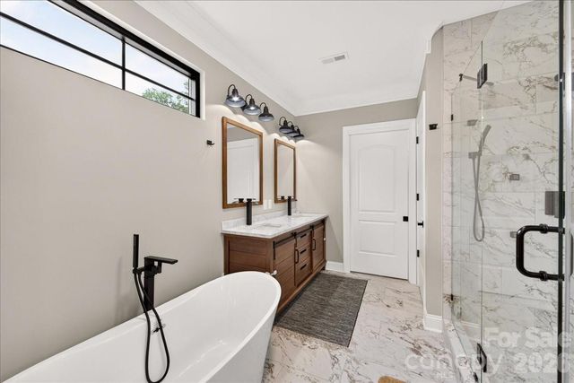 2200 Stratford Avenue, Charlotte, NC 28205