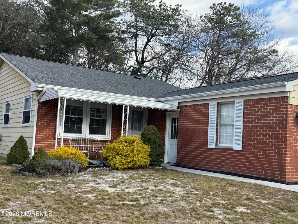 56 Constitution Boulevard 56, Whiting, NJ 08759