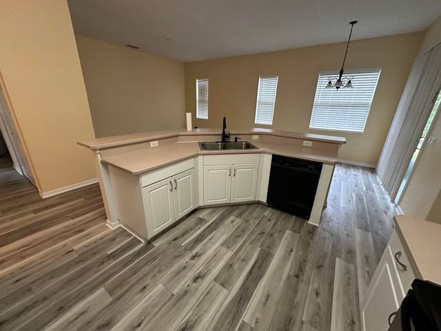 931 NW Dorchester Road NW, Palm Bay, FL 32907