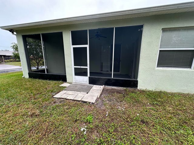 931 NW Dorchester Road NW, Palm Bay, FL 32907