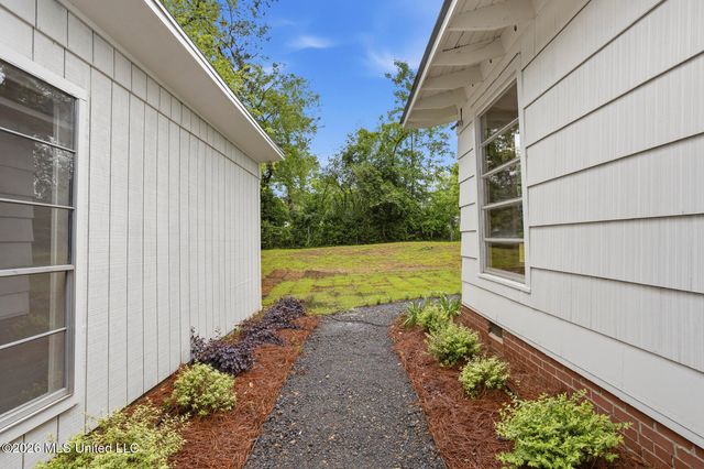 4546 Meadowridge Drive, Jackson, MS 39206
