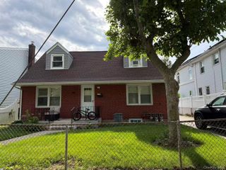 61 Grand Street 1FL, Westbury, NY 11590