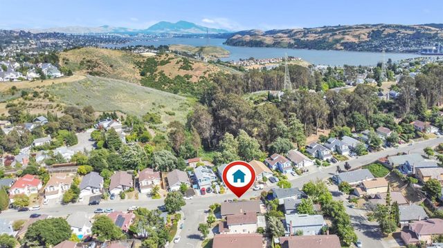 101 Thresher Dr, Vallejo, CA 94591