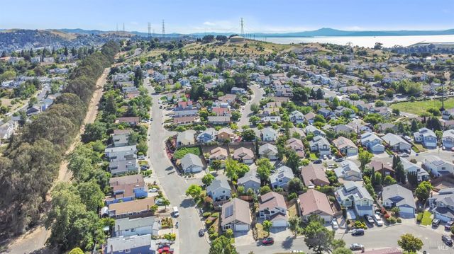101 Thresher Dr, Vallejo, CA 94591