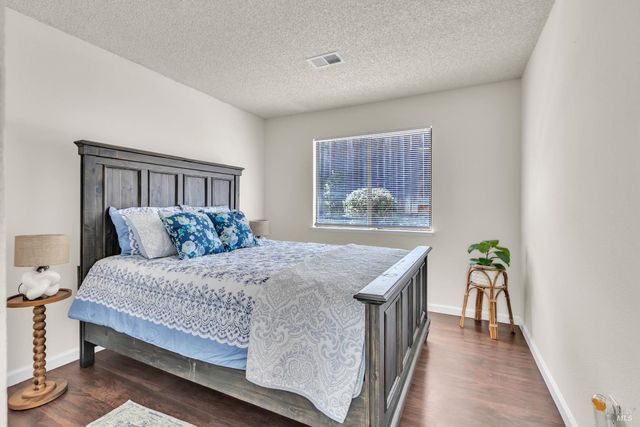 101 Thresher Dr, Vallejo, CA 94591