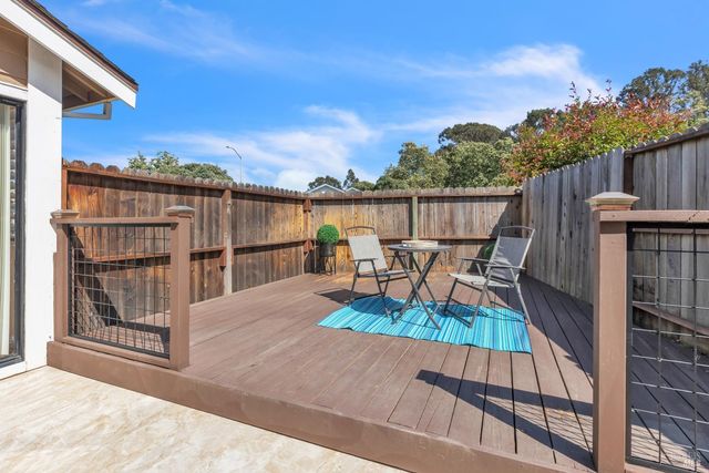 101 Thresher Dr, Vallejo, CA 94591