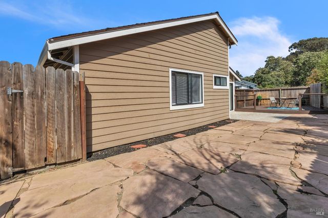 101 Thresher Dr, Vallejo, CA 94591