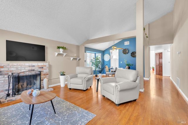 101 Thresher Dr, Vallejo, CA 94591