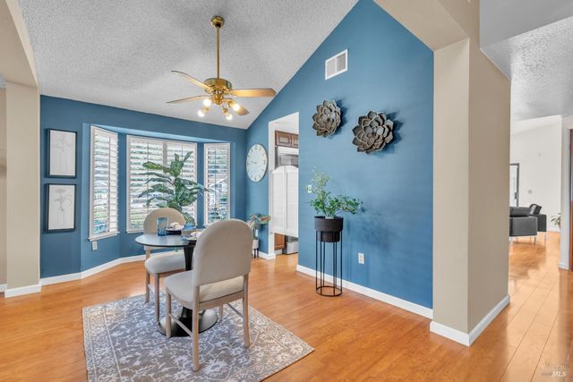 101 Thresher Dr, Vallejo, CA 94591