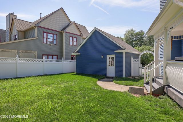 9 Sarah Court, Matawan, NJ 07747