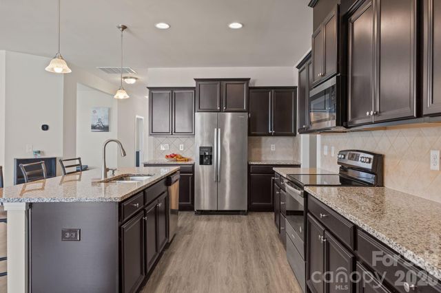 7902 Meridale Forest Drive, Charlotte, NC 28269