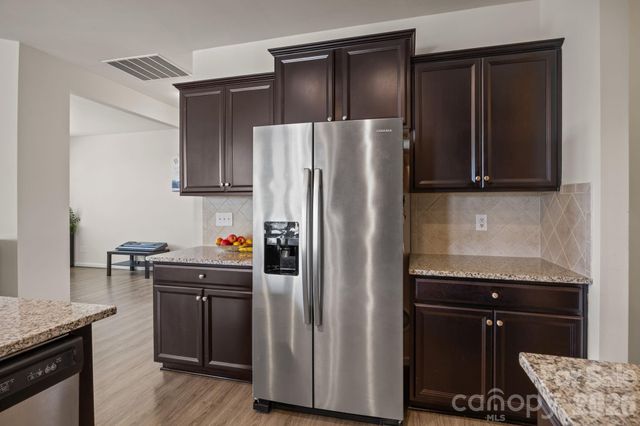 7902 Meridale Forest Drive, Charlotte, NC 28269