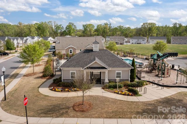 7902 Meridale Forest Drive, Charlotte, NC 28269