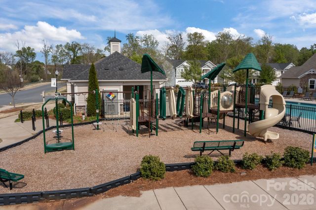 7902 Meridale Forest Drive, Charlotte, NC 28269