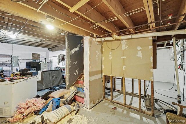 7255 Lahring Road, Gaines, MI 48436