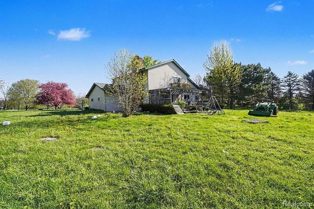 7255 Lahring Road, Gaines, MI 48436