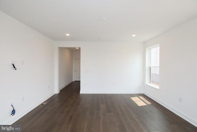 14964 DECO CIR, Chantilly, VA 20151