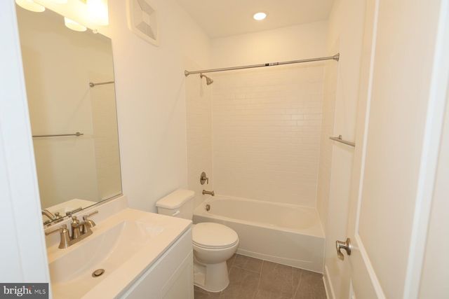 14964 DECO CIR, Chantilly, VA 20151