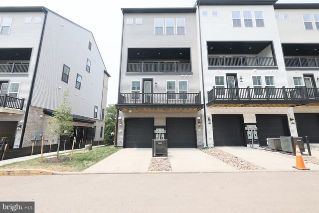 14964 DECO CIR, Chantilly, VA 20151